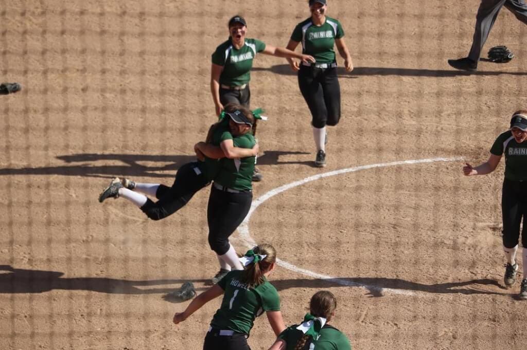 Rainier wins the OSAA State 3A Softball...